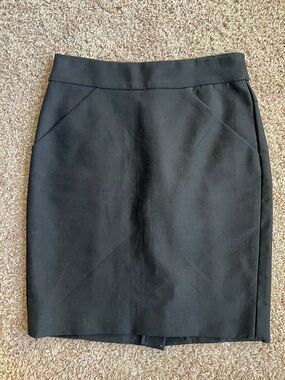 Classic Black Pencil Skirt - Sleek Office Staple